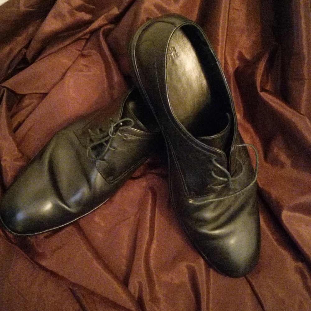 Shoes - Picture 4 of 4